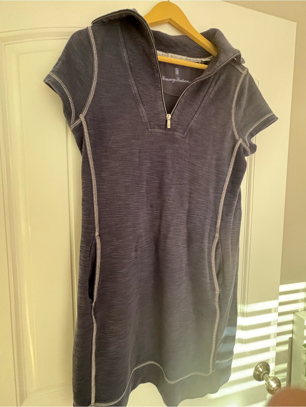 Tommy Bahama Navy Short-Sleeve Knit Dress w Contrast Stitching S- but fits M